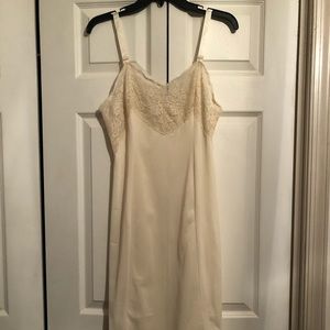 Vintage WONDER MAID Non Cling Nylon Full Slip 36